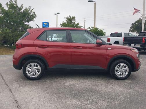 2025 Hyundai VENUE SE