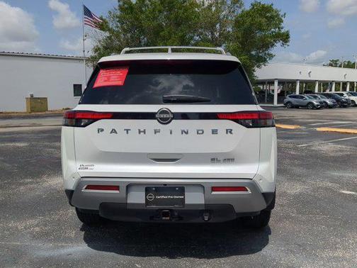 2025 Nissan Pathfinder SL 4WD