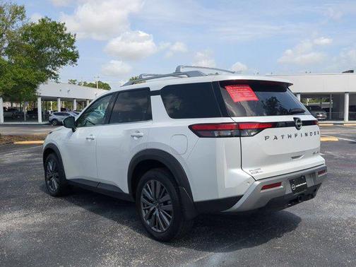 2025 Nissan Pathfinder SL 4WD