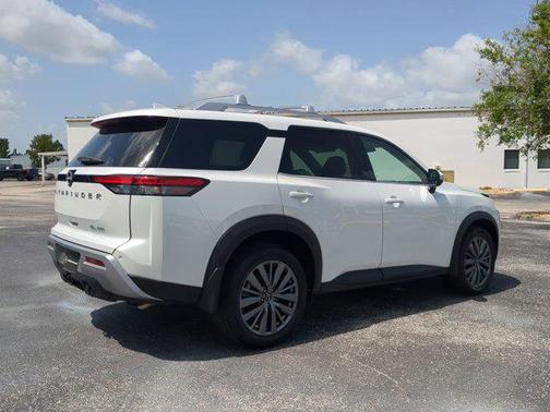 2025 Nissan Pathfinder SL 4WD