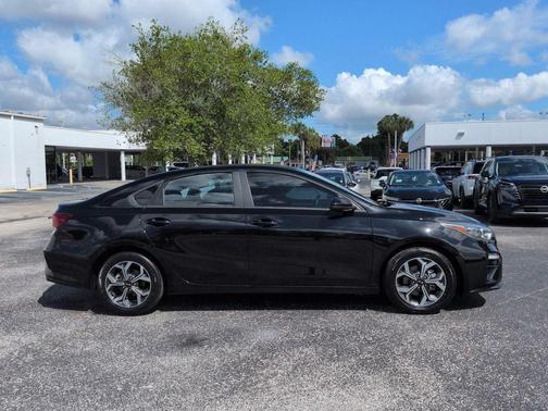 Aurora Black 2021 Kia Forte LXS