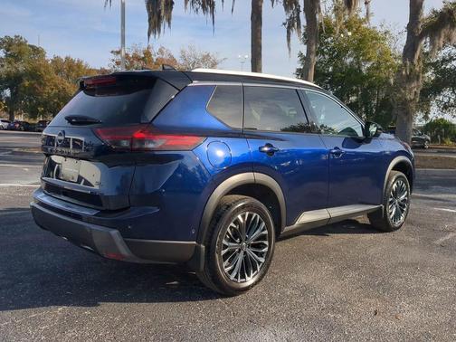 2025 Nissan Rogue SL