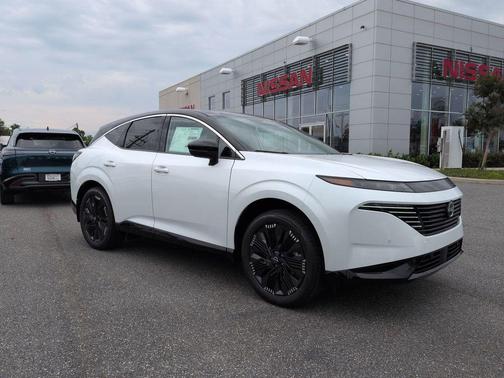 White Pearl 2026 Nissan Murano Platinum
