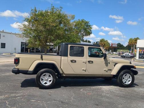 2022 Jeep Gladiator Sport S