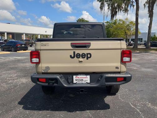 2022 Jeep Gladiator Sport S