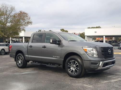 2024 Nissan Titan SV