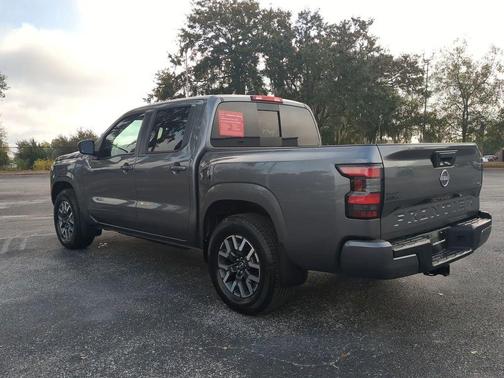 2024 Nissan Frontier SL