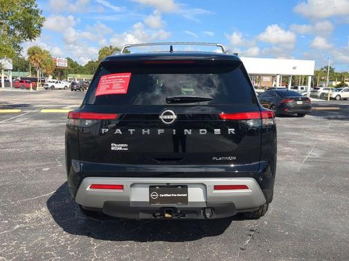2025 Nissan Pathfinder Platinum FWD