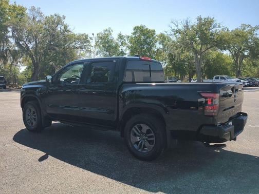 Super Black 2026 Nissan Frontier SV