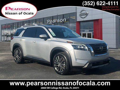 2022 Nissan Pathfinder SL 2WD