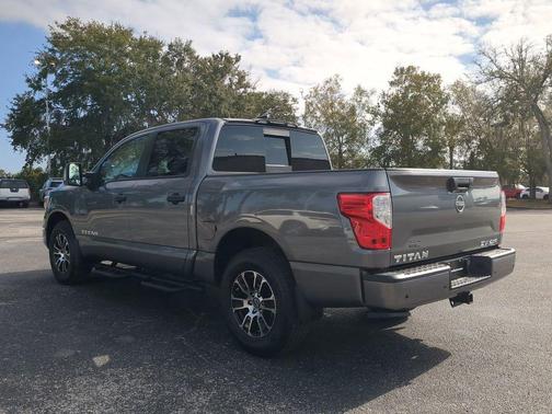 2024 Nissan Titan SV