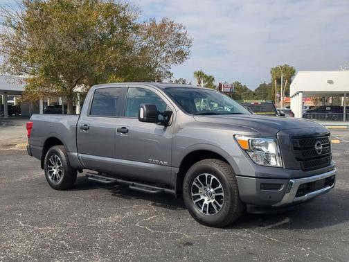2024 Nissan Titan SV