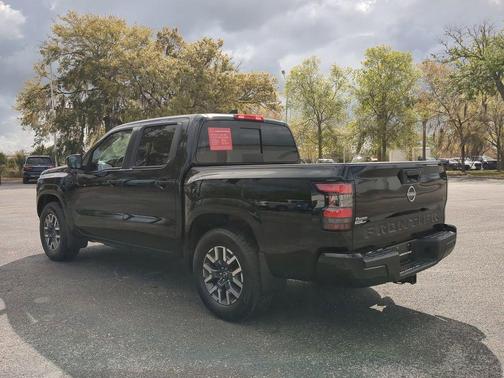 2024 Nissan Frontier SL