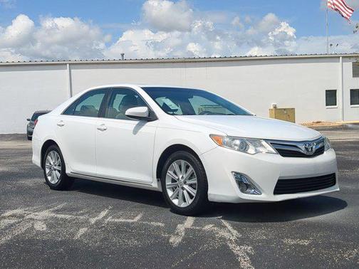2014 Toyota Camry SE
