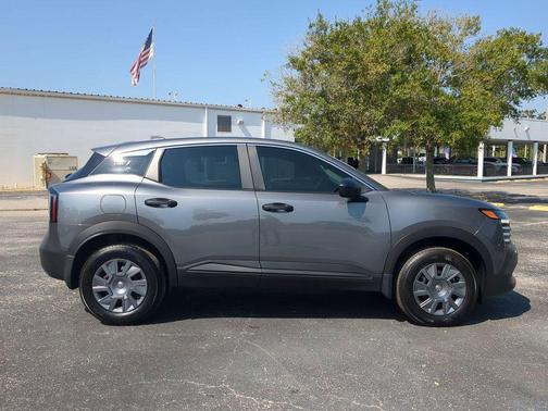 2025 Nissan Kicks S