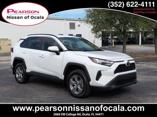 Ice Cap 2024 Toyota RAV4 XLE