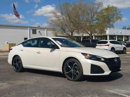 2026 Nissan Altima SR FWD