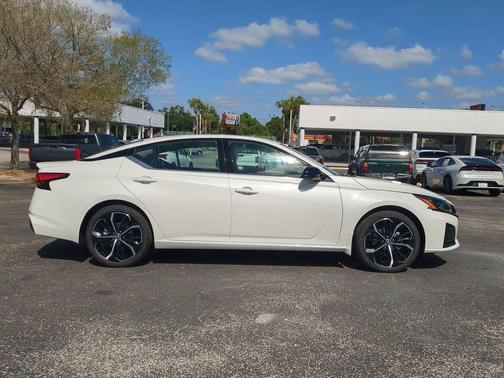 2026 Nissan Altima SR FWD