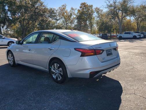 2025 Nissan Altima S FWD