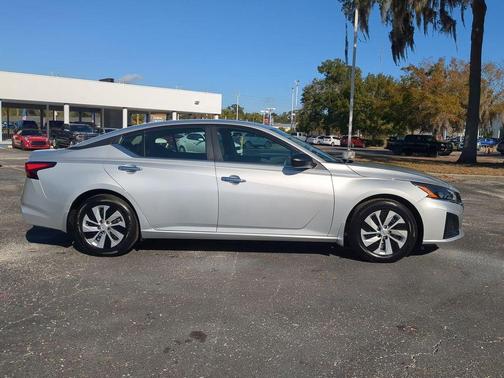 2025 Nissan Altima S FWD