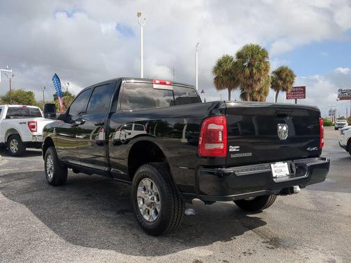 2024 RAM 2500 Laramie Crew Cab 4x4 6'4' Box