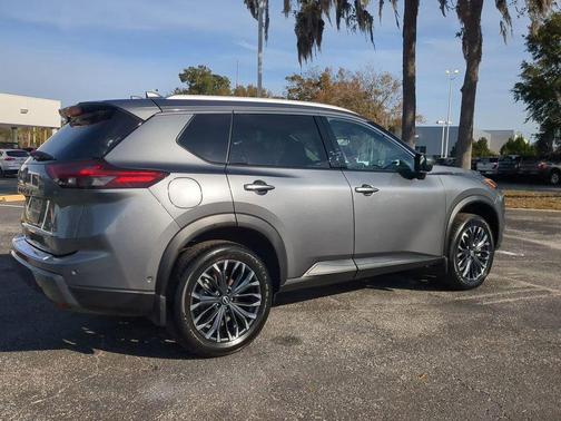 2025 Nissan Rogue SL