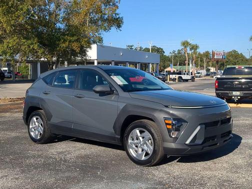 2025 Hyundai KONA SE