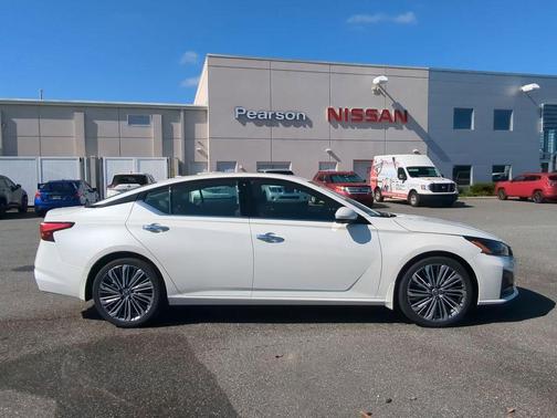 2025 Nissan Altima 2.5 SL