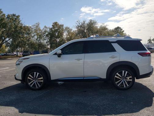 2023 Nissan Pathfinder Platinum 4WD