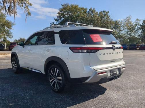 2023 Nissan Pathfinder Platinum 4WD
