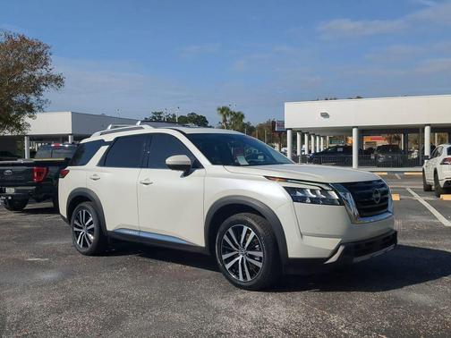 2023 Nissan Pathfinder Platinum 4WD