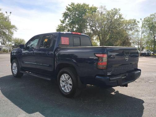 2022 Nissan Frontier SV