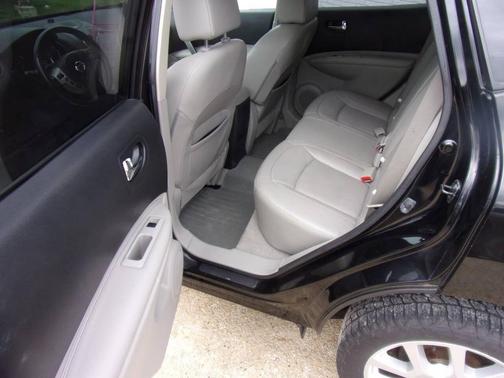 Black 2013 Nissan Rogue SV w/SL Pkg