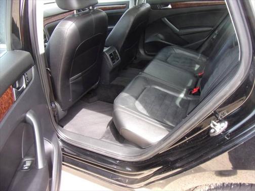 2013 Volkswagen Passat 2.5 SEL Premium