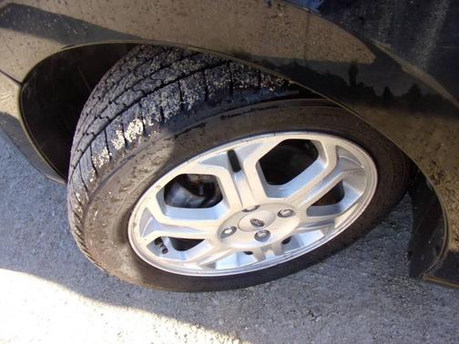 Ebony Clearcoat 2009 Ford Focus SES