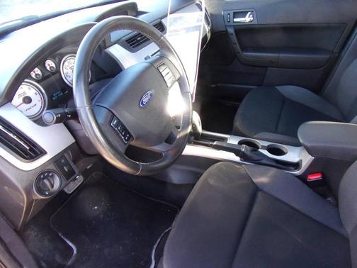 Ebony Clearcoat 2009 Ford Focus SES