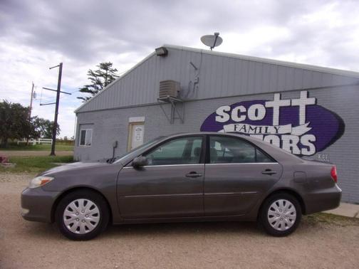 Pewter 2004 Toyota Camry XLE