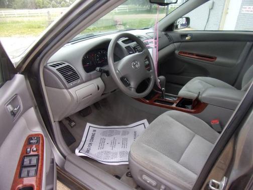 Pewter 2004 Toyota Camry XLE