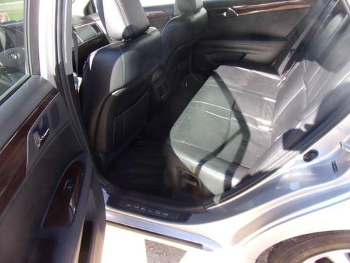 2010 Toyota Avalon XLS