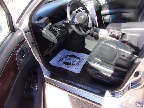 2010 Toyota Avalon XLS