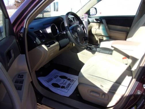 2011 Toyota Highlander SE