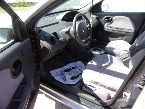 2004 Saturn Ion 2