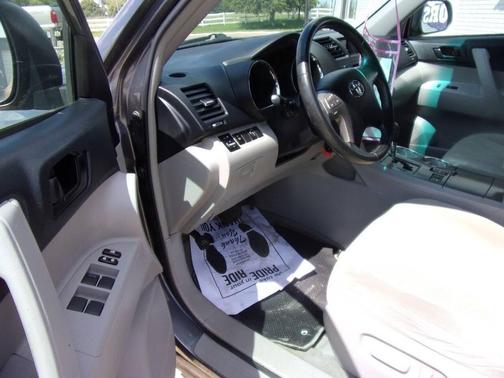 2010 Toyota Highlander SE