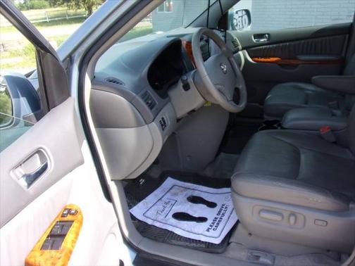 2008 Toyota Sienna XLE