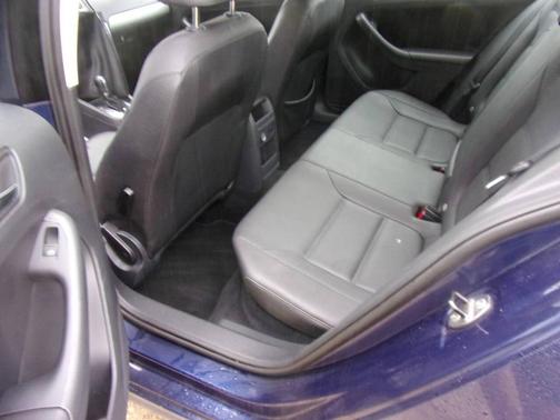 Blue 2011 Volkswagen Jetta SEL