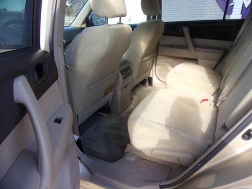 2010 Toyota Highlander SE