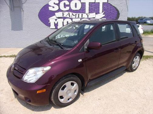 2005 Scion xA Base 4dr Hatchback
