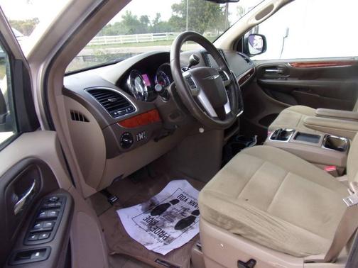 2013 Chrysler Town & Country Touring