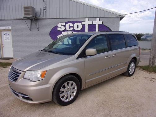 2013 Chrysler Town & Country Touring