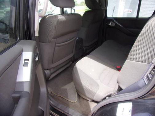 Black 2010 Nissan Pathfinder S